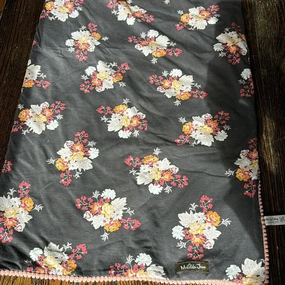 Joanna Gaines Matilda Jane Blanket - Picture 2 of 5